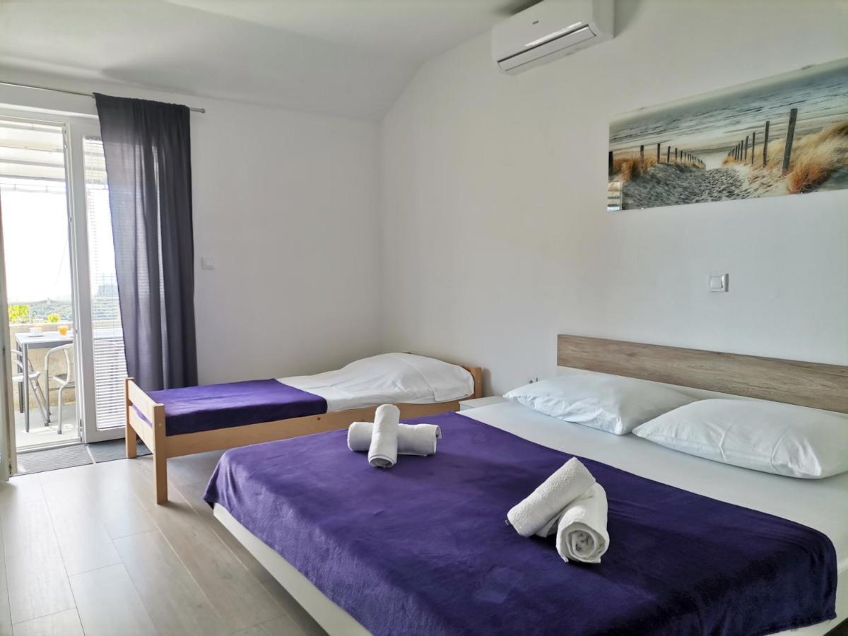 Apartmani Radic Primosten Exterior photo