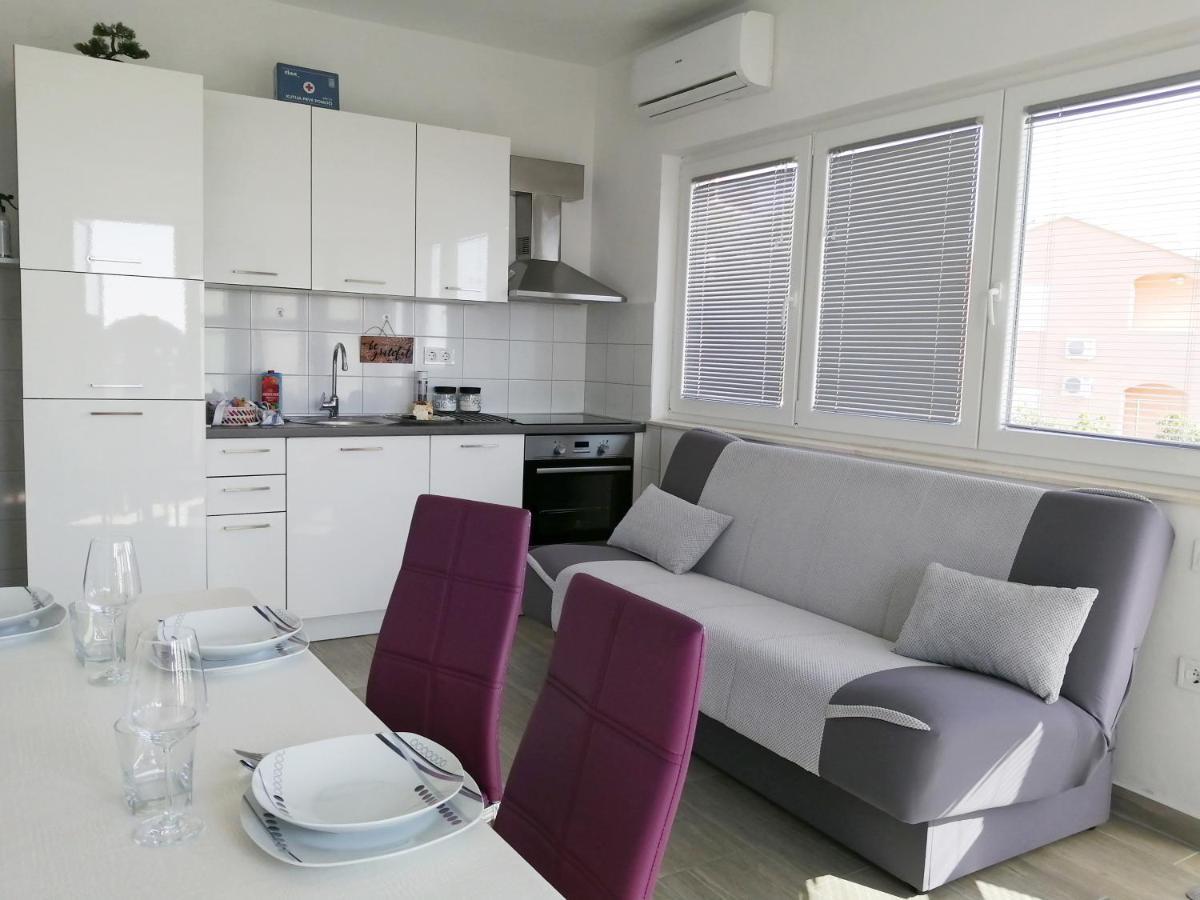 Apartmani Radic Primosten Exterior photo