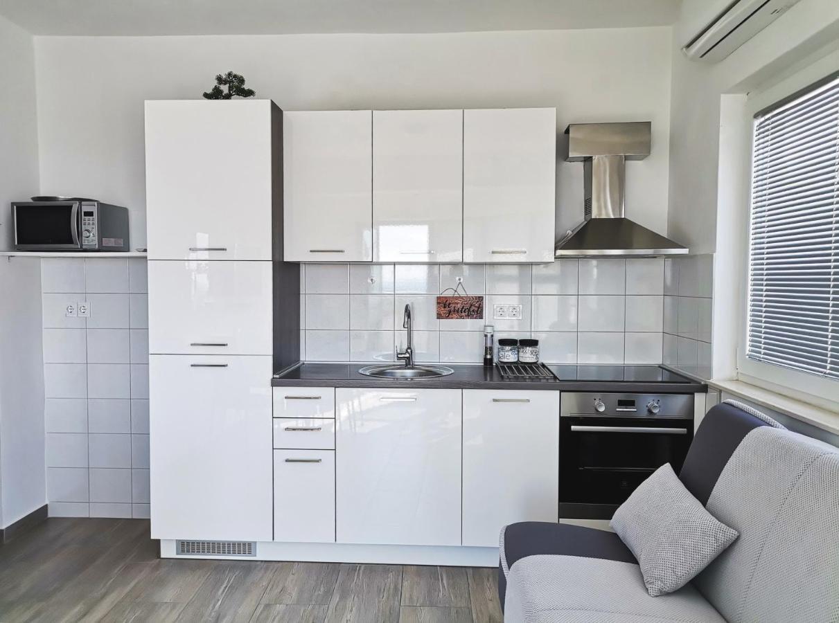 Apartmani Radic Primosten Exterior photo