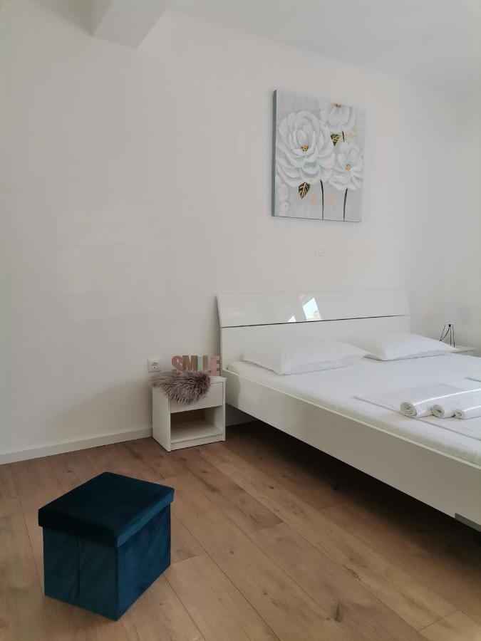 Apartmani Radic Primosten Exterior photo